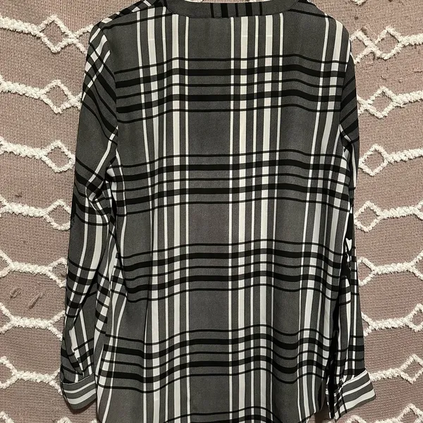 Simply Vera Wang Plaid Detailed Button Up Flannel Half Shirt Pullover - Image 5