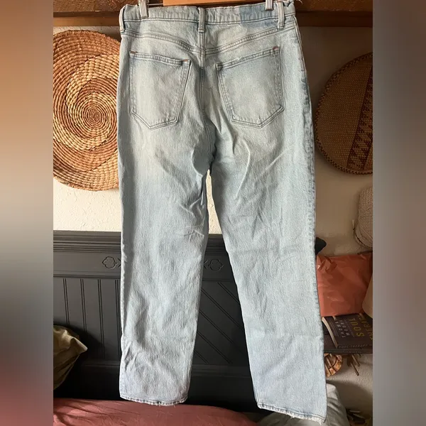 ABERCROMBIE & FITCH The 90s Straight Leg Ultra High Rise Seam Split Hem Jeans - Image 5