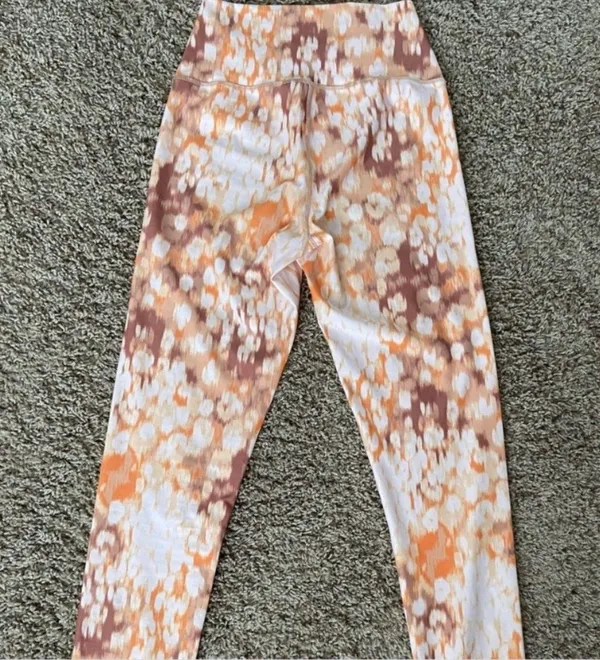 offline shine sports bra and high waisted crossover leggings set - Image 6