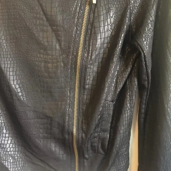On twelth medium black jacket‎ Black - Image 4