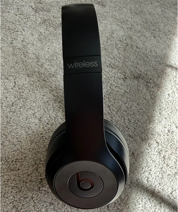 Beats Solo 3 Wireless - Image 2