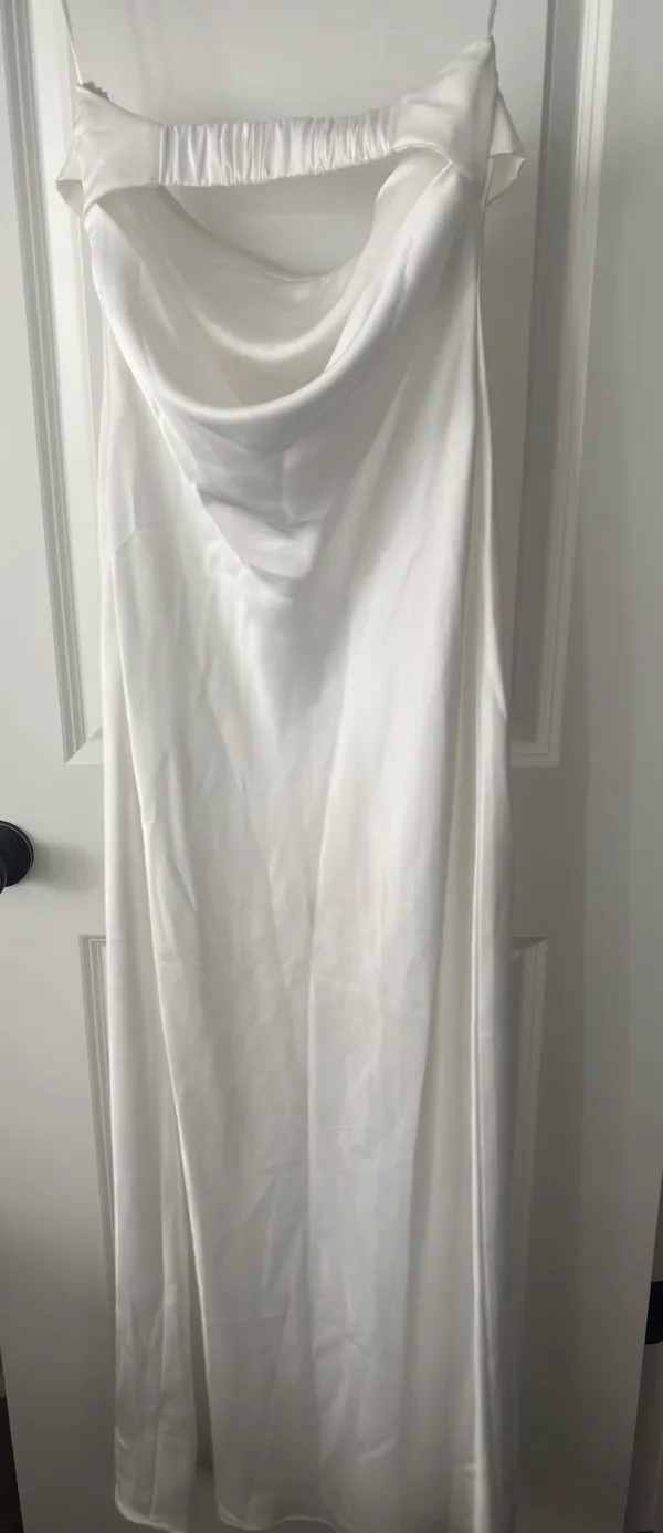 Silk White Dress with Drop Back Size M - Image 4