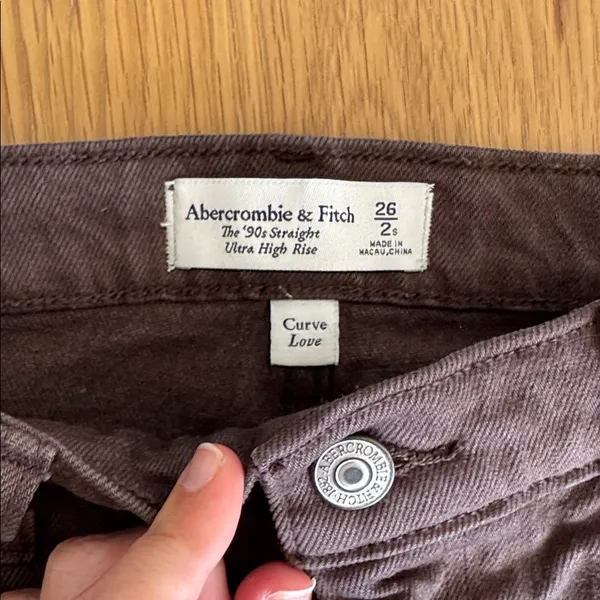 A&F Ultra High Rise 90s Straight Jean in Brown - 26S Curve Love - Image 10