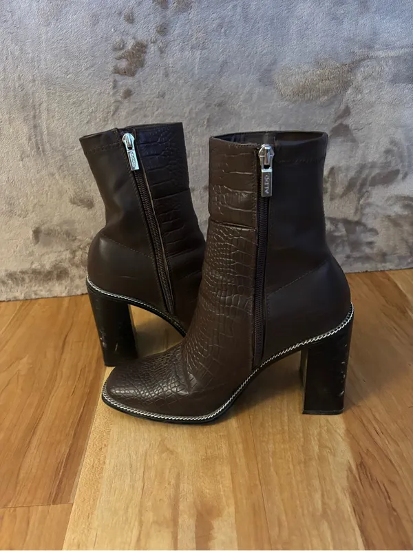Aldo Dark Brown Faux-Croc Ankle Booties with Square Toe Women’s Size 8 - Image 9