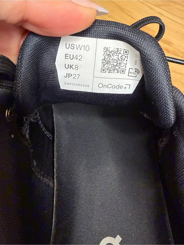 On Cloud 6 Women's Black Sneakers - Size 10 - Image 7