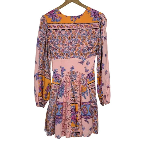 Free People Mixin' It Up Mini Dress XS Pink Orange Paisley V-Neck Boho Hippie - Image 4