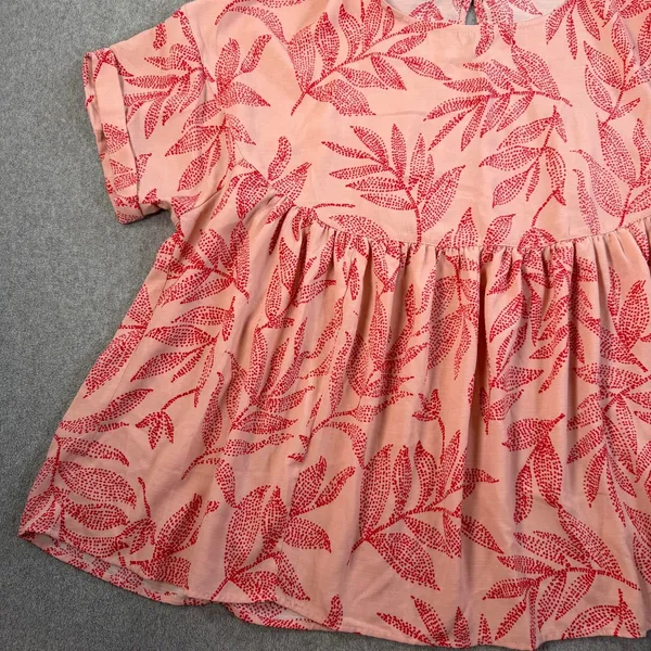 Easel Los Angeles Women's 1X Pink Red Leaf Print Babydoll Top Short Sleeve - Image 3