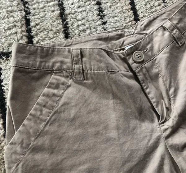 Columbia khaki shorts - Image 2