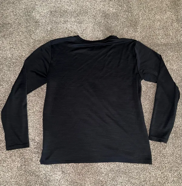 Nike Dri-FIT Long Sleeve Performance Training Shirt - Image 4