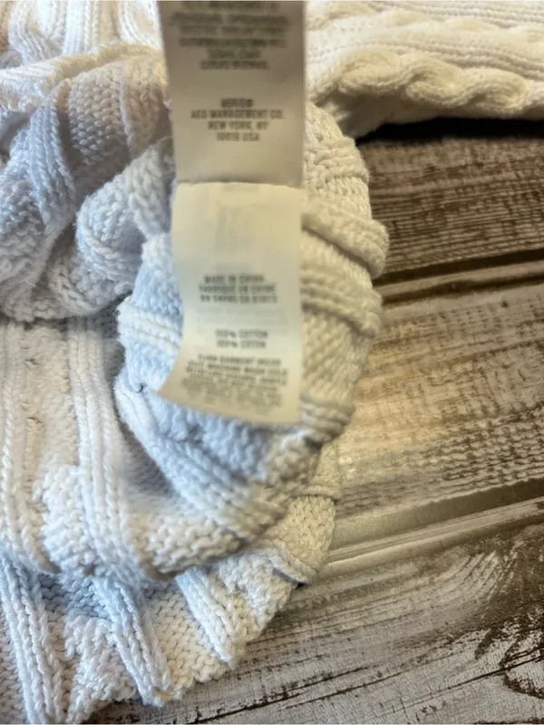 Aerie Cropped Cable Knit Sweater in White size medium - Image 6