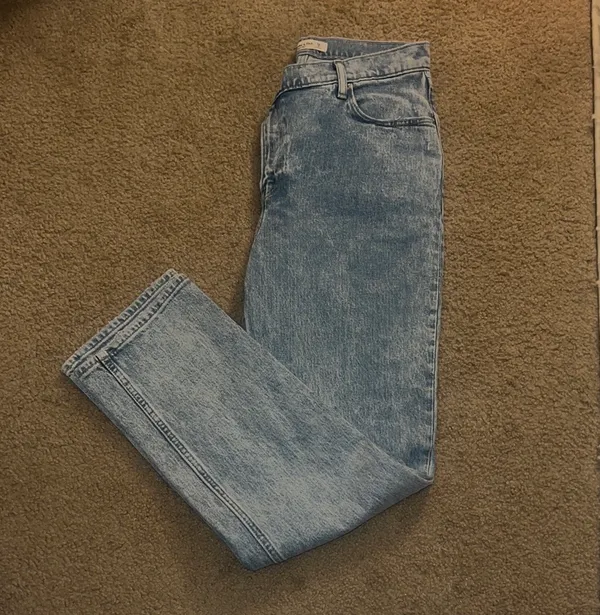 Abercrombie High Rise 90’s Straight Jeans - Image 5