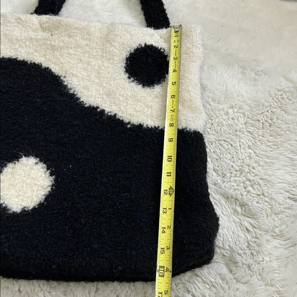 Free People Yin Yang Sweater Tote Bag - Image 7