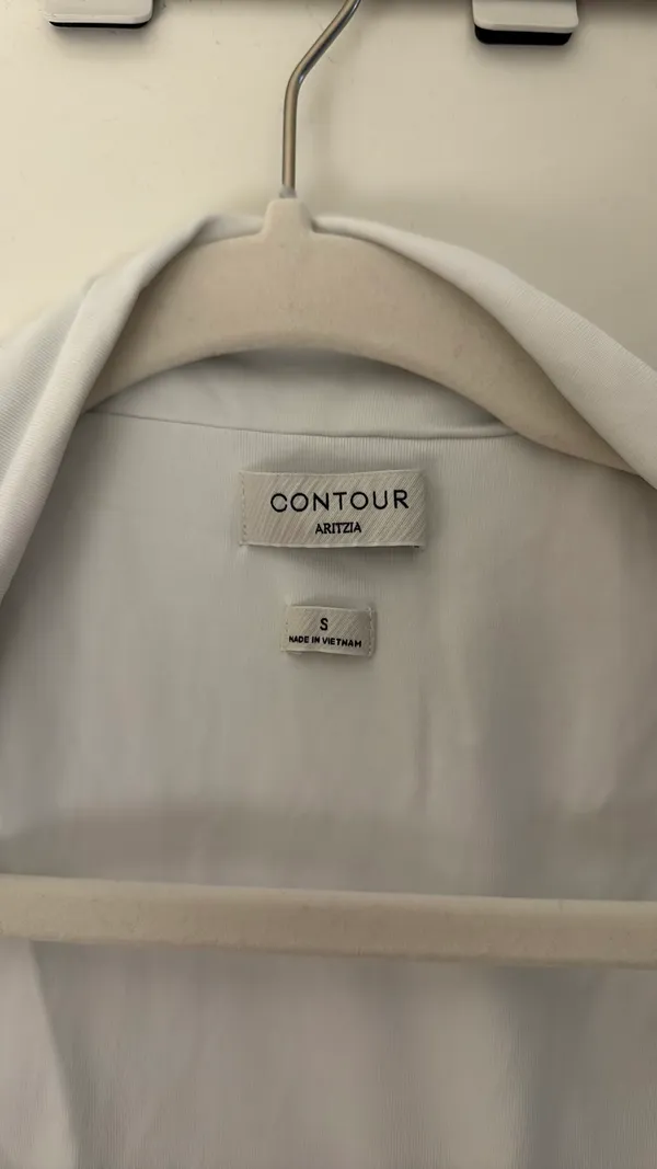 Aritzia Original Contour Flourish Top in White - Image 4
