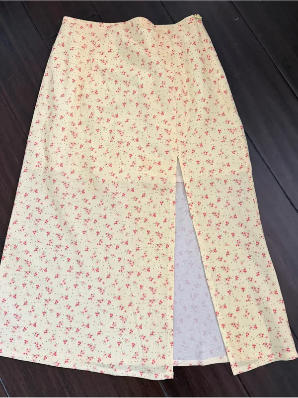 Princess Polly Light Yelllow Floral high slit Skirt US 2 (skirt only) - Image 2