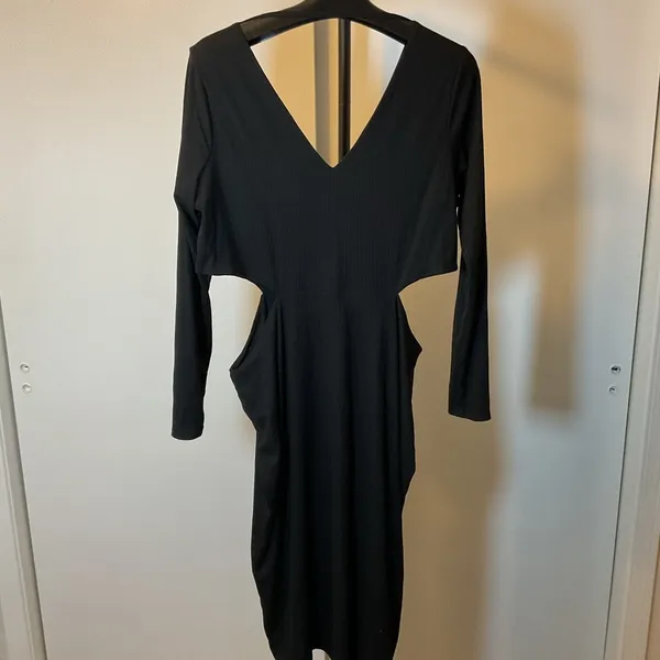 AFRM Black Side Cut Out Bodycon Dress 2X Plus Long Dolman Sleeve V-Neck Midi - Image 6