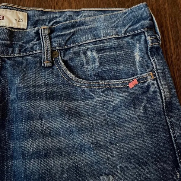 Size 1 hollister shorts - Image 2