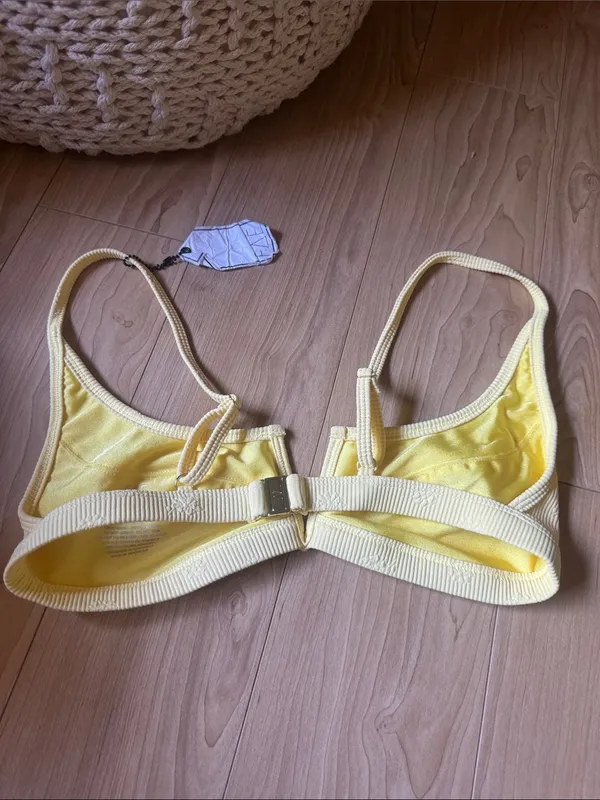 Ribbed V-Neck Bikini Top in Pale Yellow - Image 2