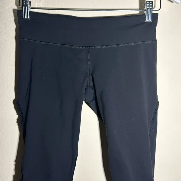 Lululemon size 6 - Image 2