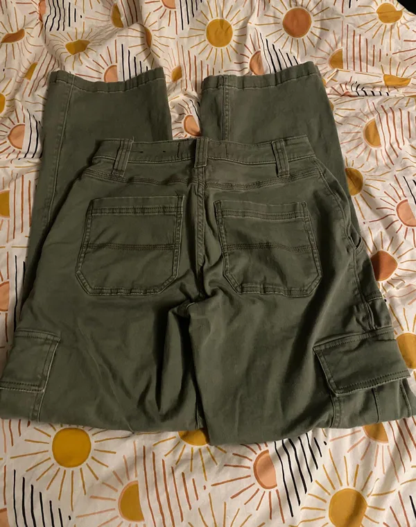 Hollister Cargo Pants - Image 4