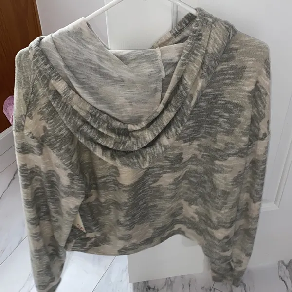 SO NWT Hooded sweater - Image 3