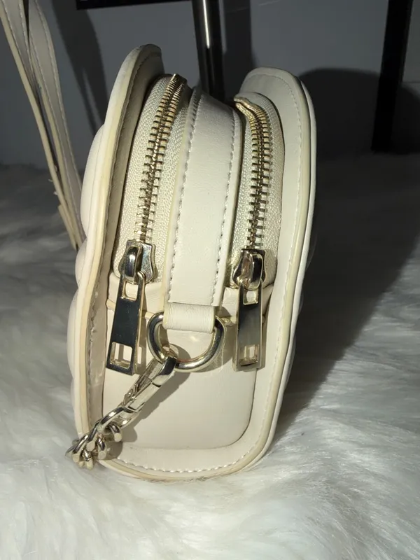 ZARA Cream Quilted Crossbody with Gold Studs and Chain - Image 6
