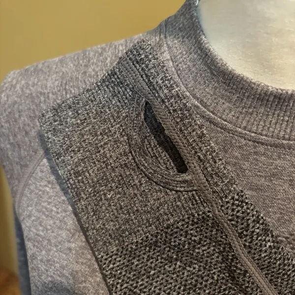 Gymshark Shirt Womens Medium Gray Seamless Crop Top Neutral Workout Athleisure‎ - Image 6