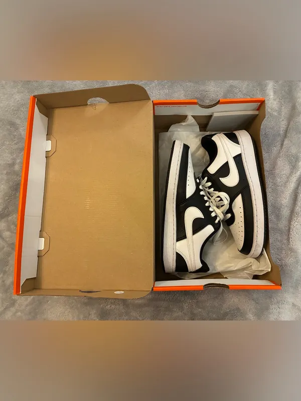 Women’s Nike Low-Top Sneakers - Black and White Leather Size 6 - Image 11