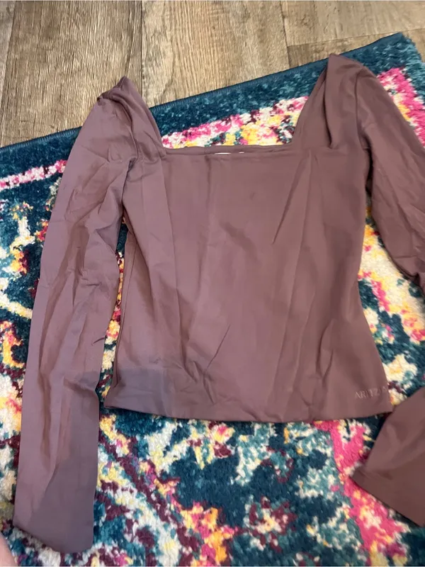 Aritzia Babaton contour Square Neck Long Sleeve Top - Image 8
