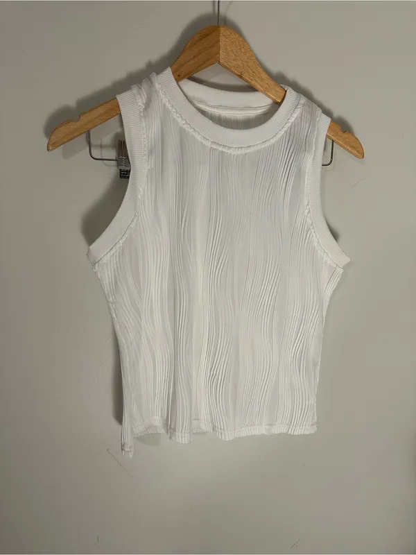 Commense Solid Wavy Textured Tank Top white large - Image 2