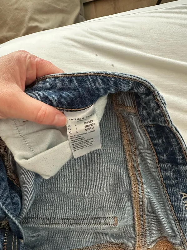 American Eagle Mom Jeans - Image 3