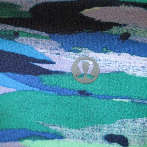 Lululemon Seven Wonders Boogie Roll Down Shorts 6 - Image 7