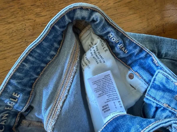 American Eagle Mom Jeans - Image 4
