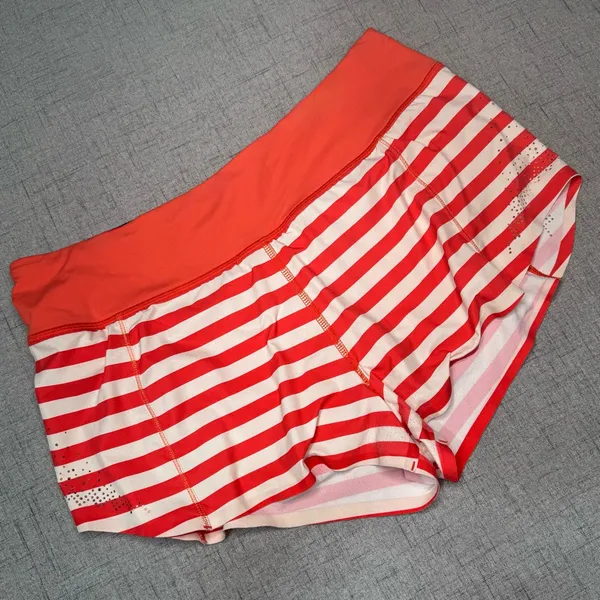 Lululemon Run Light As Air Short Fearless Red Waldo Stripe 2012 Seawheeze Size 8 - Image 4