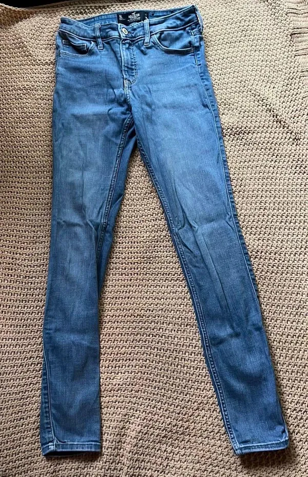 Hollister Jeans - Image 3