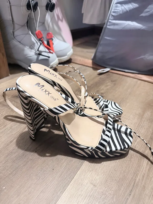 Mixx Shuz High Heel Zebra Print - Image 2