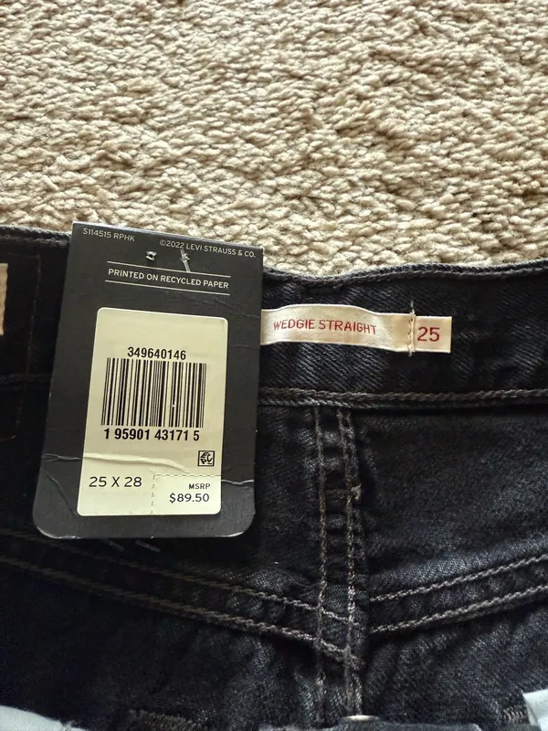 Levi’s Wedgie Straight Jeans Distressed High-Rise Button Fly - Image 2