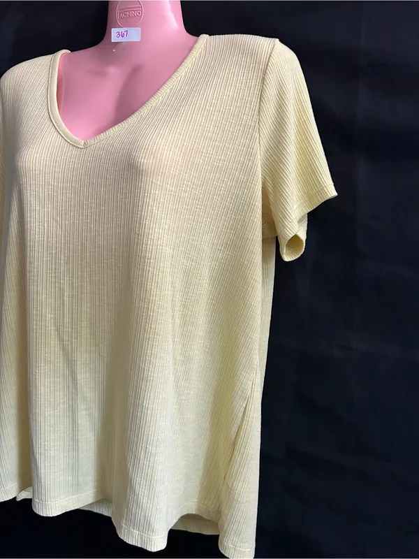 Old Navy Women’s V-Neck Ribbed Short Sleeve Top Light Yellow LG - Image 3