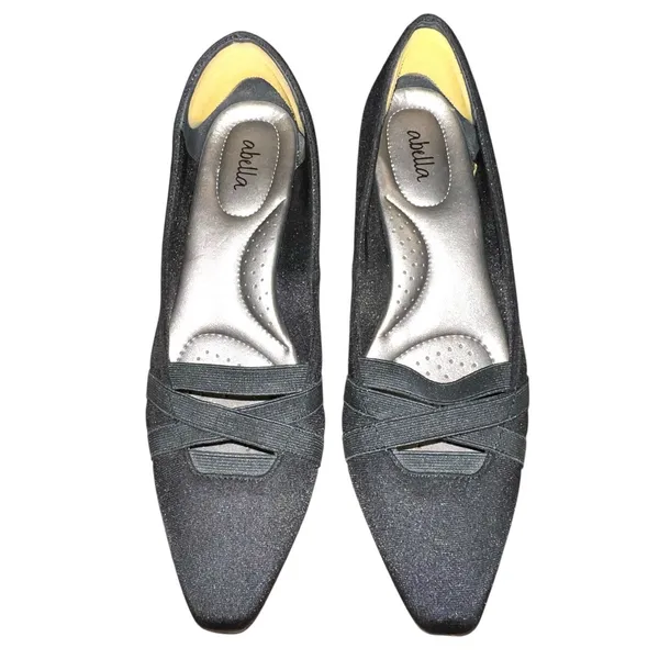Nice black kitten heels , perfect for many occasions. Size 7.5 - Image 3