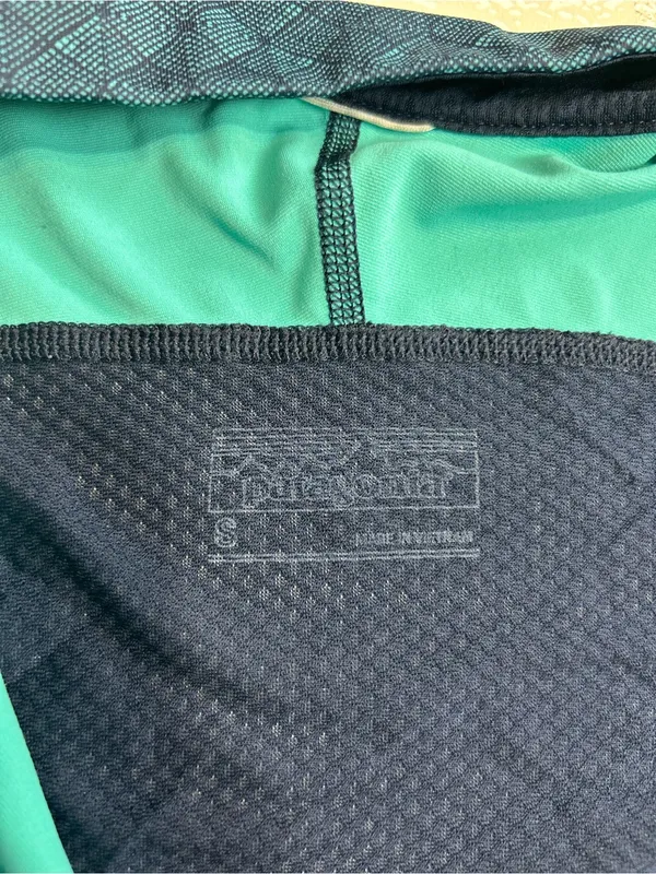 Patagonia Worn Wear All Weather Woman’s Blue Geo-Print Quarter-Zip Pullover - Image 4