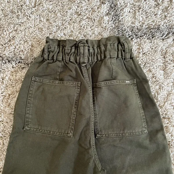 EUC ZARA Paperbag Barrel Jeans Olive Green - Image 7