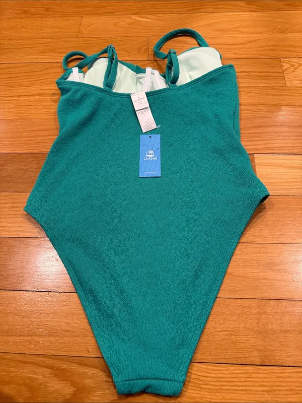 NWT Cupshe one piece swimsuit size medium. - Image 4