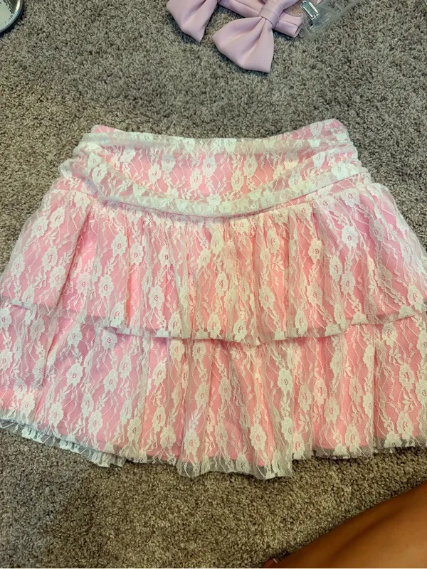 SHEIN Pink Lace Tiered Mini Skirt with White Satin Bows - Image 2