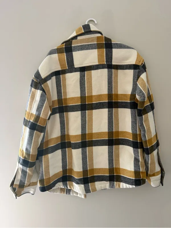 American Eagle Oversized Plaid Sherpa Shacket Women M Yellow Black - Image 6