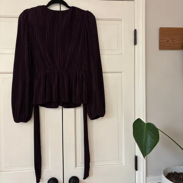 ASTR‎ the Label Plum Purple Plisse Pleated Knot Blouse Puff Shoulder Size Small - Image 7