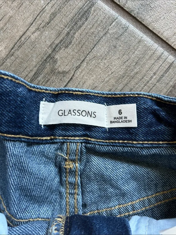 Glassons lucy mid rise Jean Shorts - Image 2