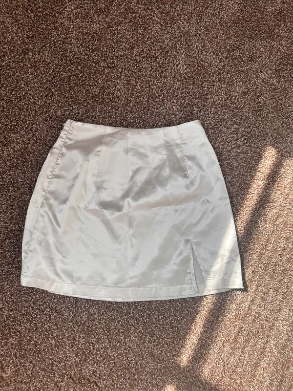 White skirt  - Image 3
