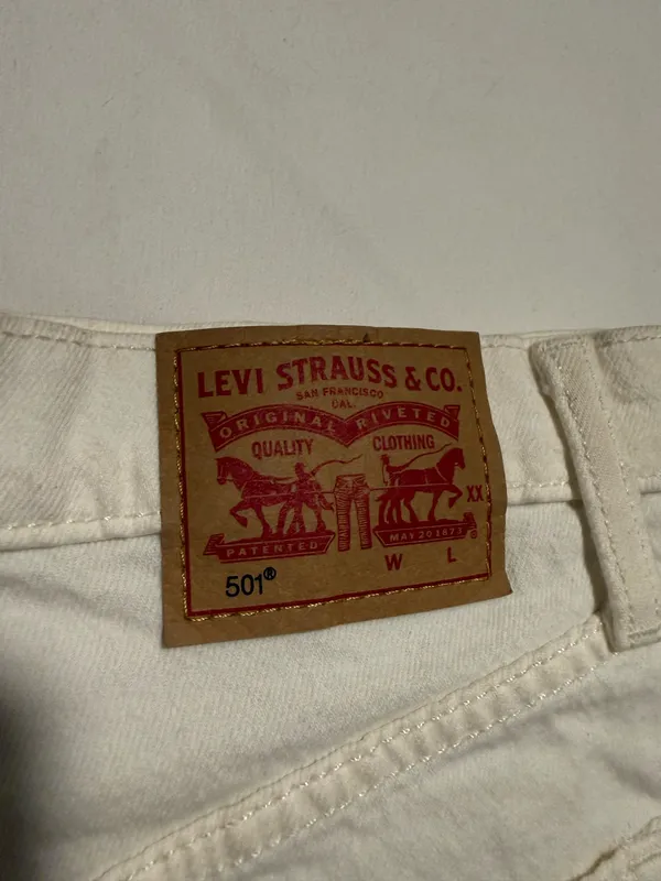 Levi’s 501 Shorts white  - Image 4