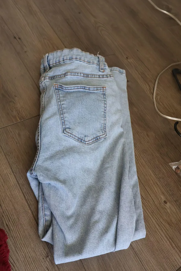 Cotton On Light Wash Mom Jeans - Image 3