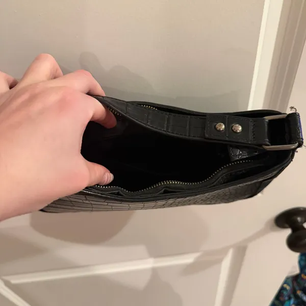 Urban Outfitters Black Croc-Textured Shoulder Bag - Image 7