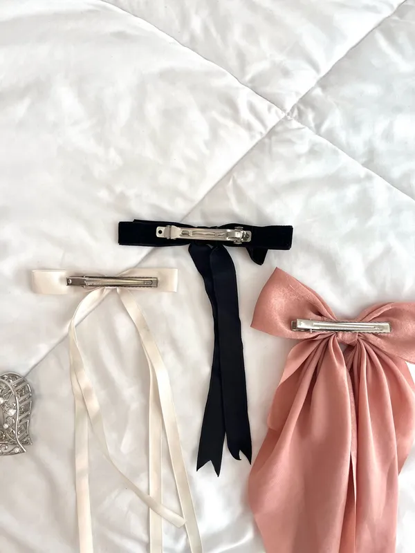 Lot of hair bow accessories and pearl heart clip - Image 3